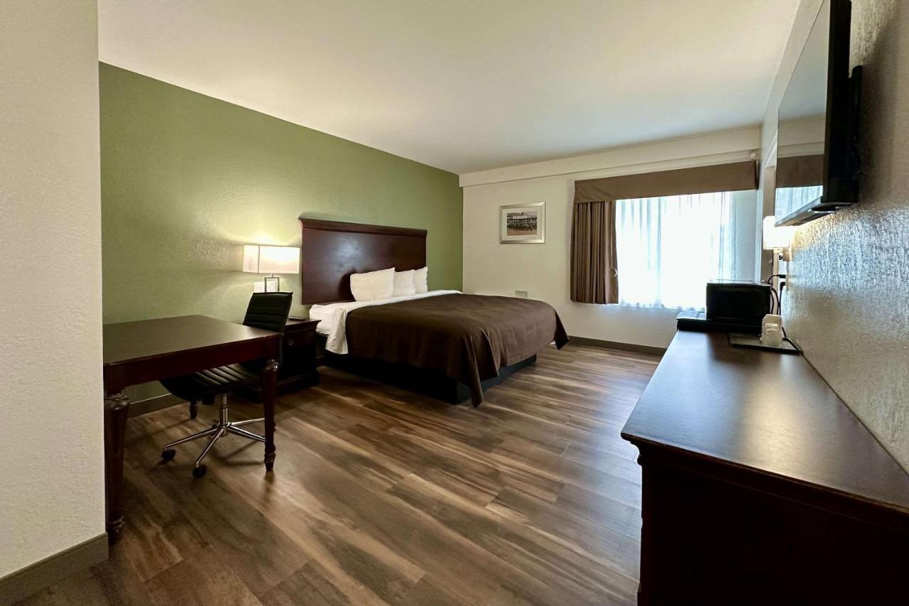 Quality Inn & Suites Albany Airport Latham Dış mekan fotoğraf