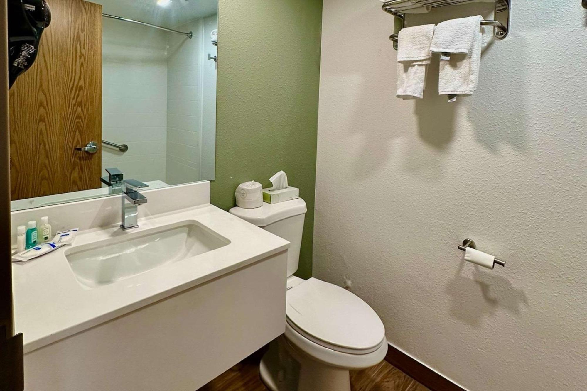 Quality Inn & Suites Albany Airport Latham Dış mekan fotoğraf